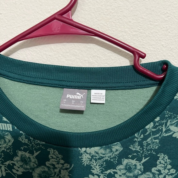 Women's Puma Relaxed fit Long sleeve Floral Crewneck Sweatshirt Green Large - Picture 2 of 5